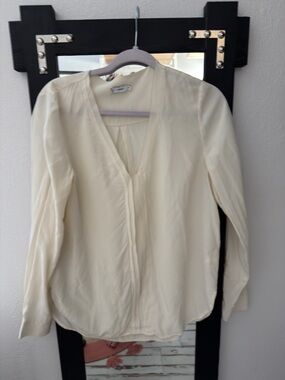 VINCE Women's Cream V-Neck Long-Sleeve Blouse